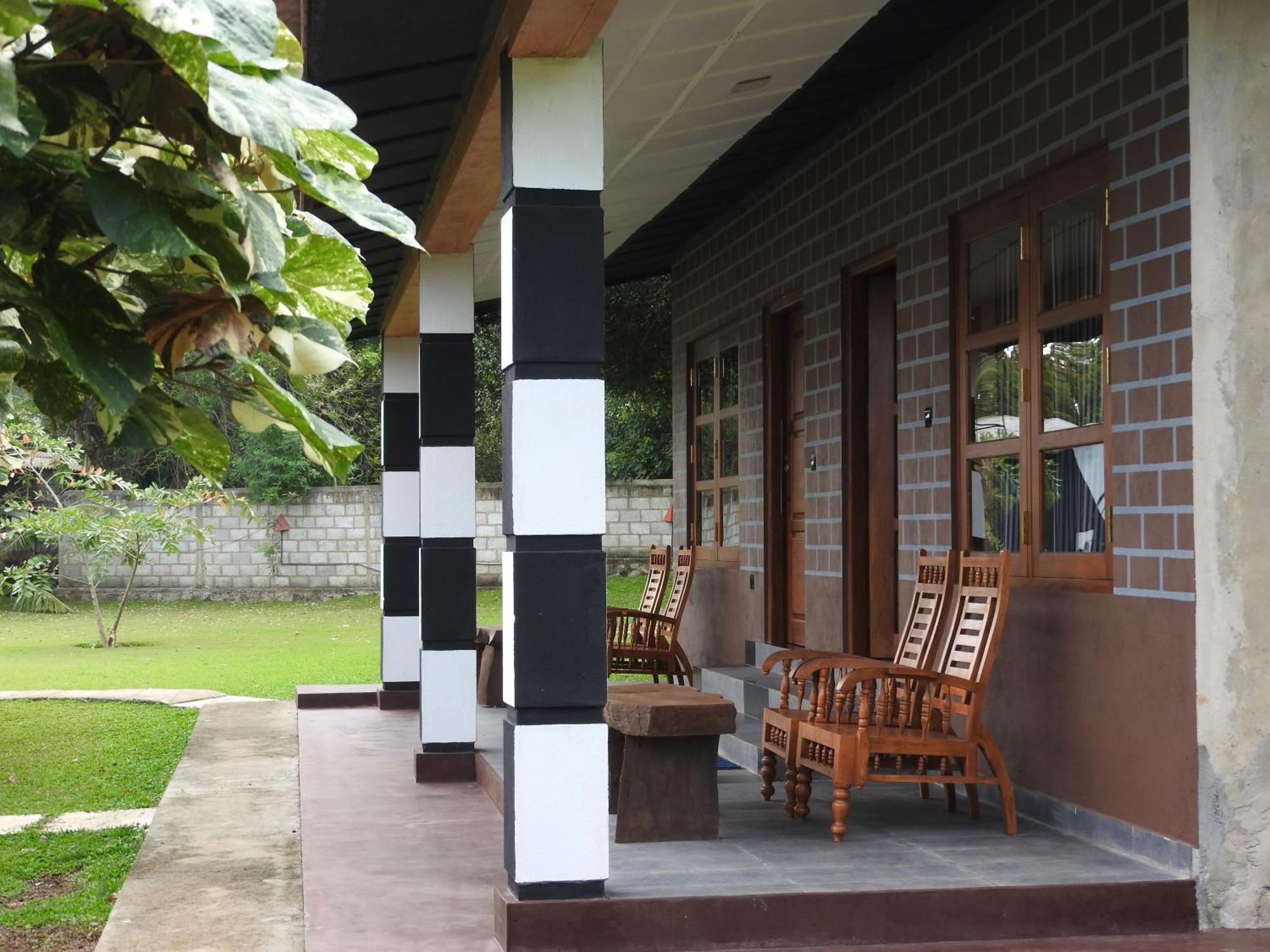 Eco Hotel Black & White - Anuradhapura Mihintale Extérieur photo