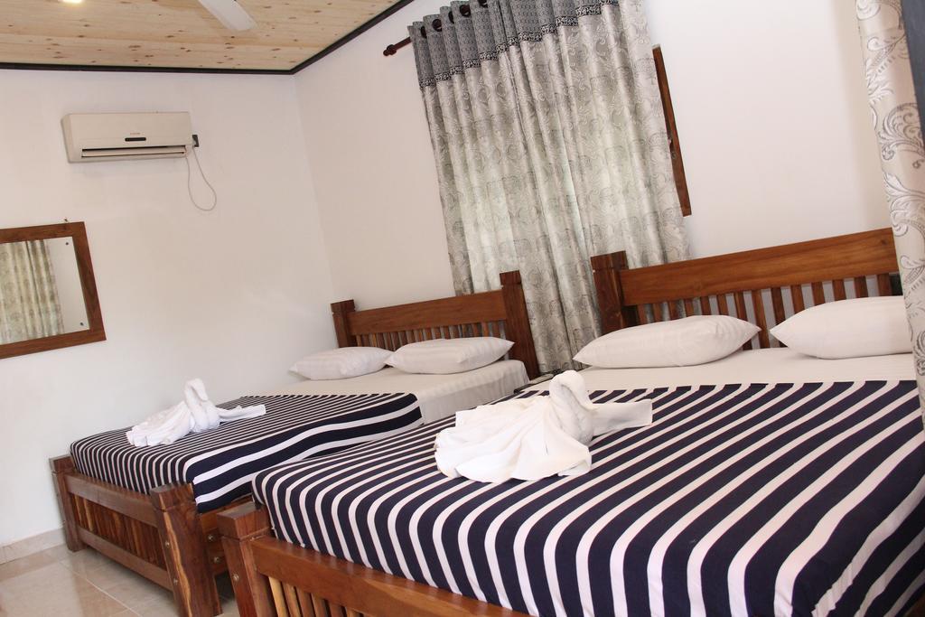 Eco Hotel Black & White - Anuradhapura Mihintale Extérieur photo