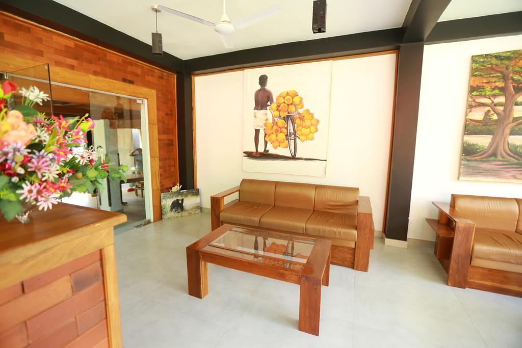 Eco Hotel Black & White - Anuradhapura Mihintale Extérieur photo