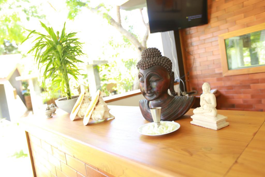 Eco Hotel Black & White - Anuradhapura Mihintale Extérieur photo