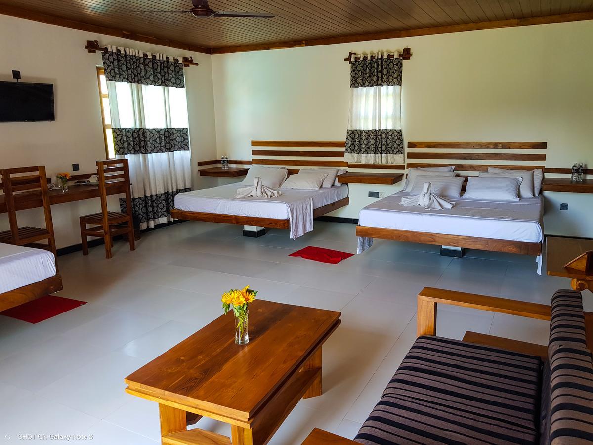 Eco Hotel Black & White - Anuradhapura Mihintale Extérieur photo