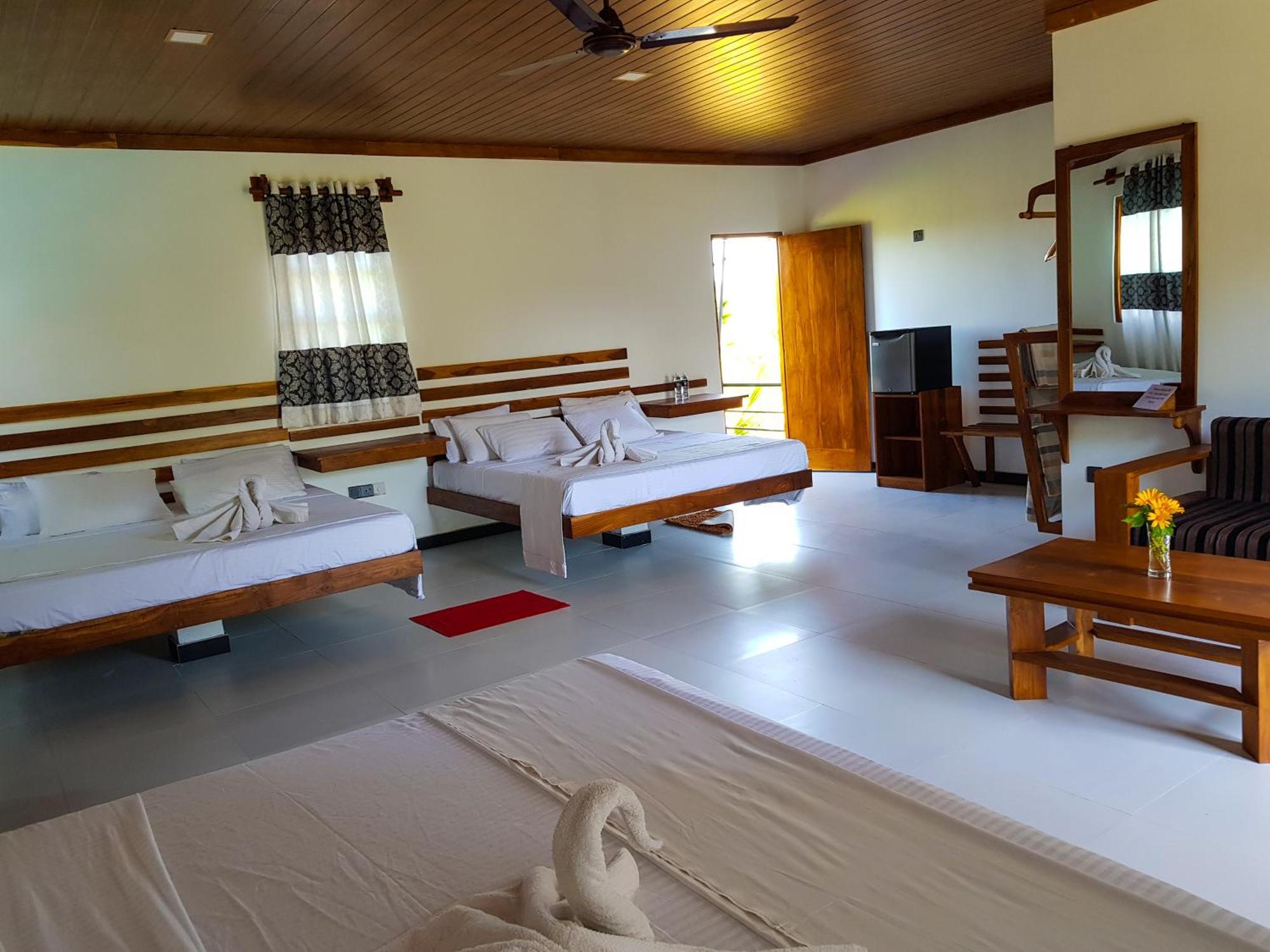 Eco Hotel Black & White - Anuradhapura Mihintale Extérieur photo